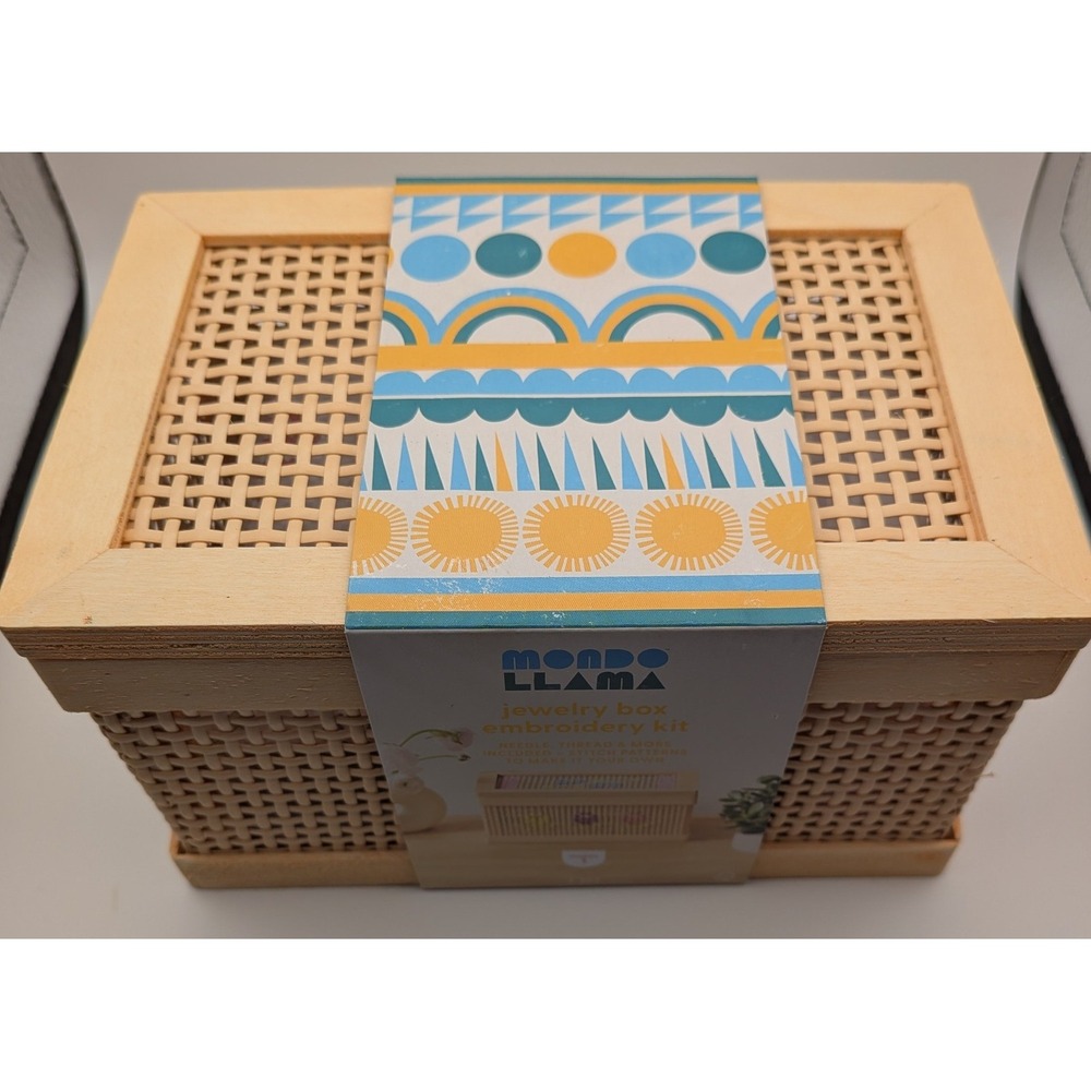 Mondo Llama Jewelry Box Embroidery Kit Unisex OS Natural NEW DIY Craft Wood Cane